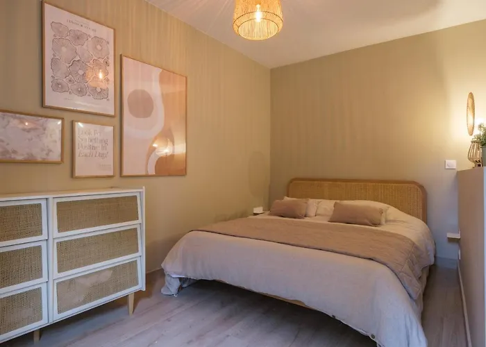 La Rousserolle De شقة *